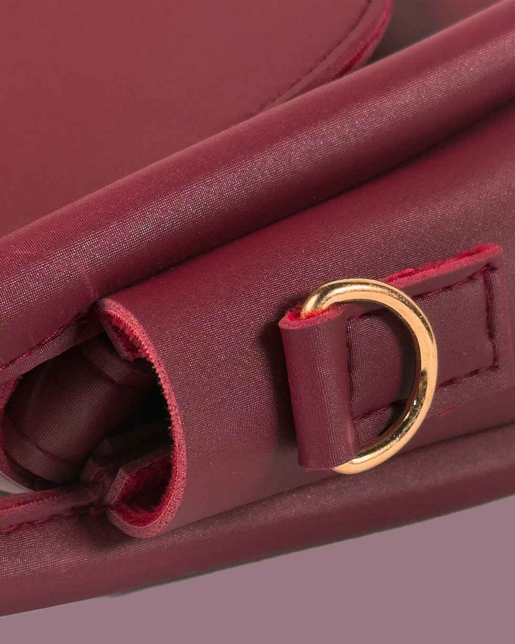 Crossbody Berry Baguette - Stylish and Practical