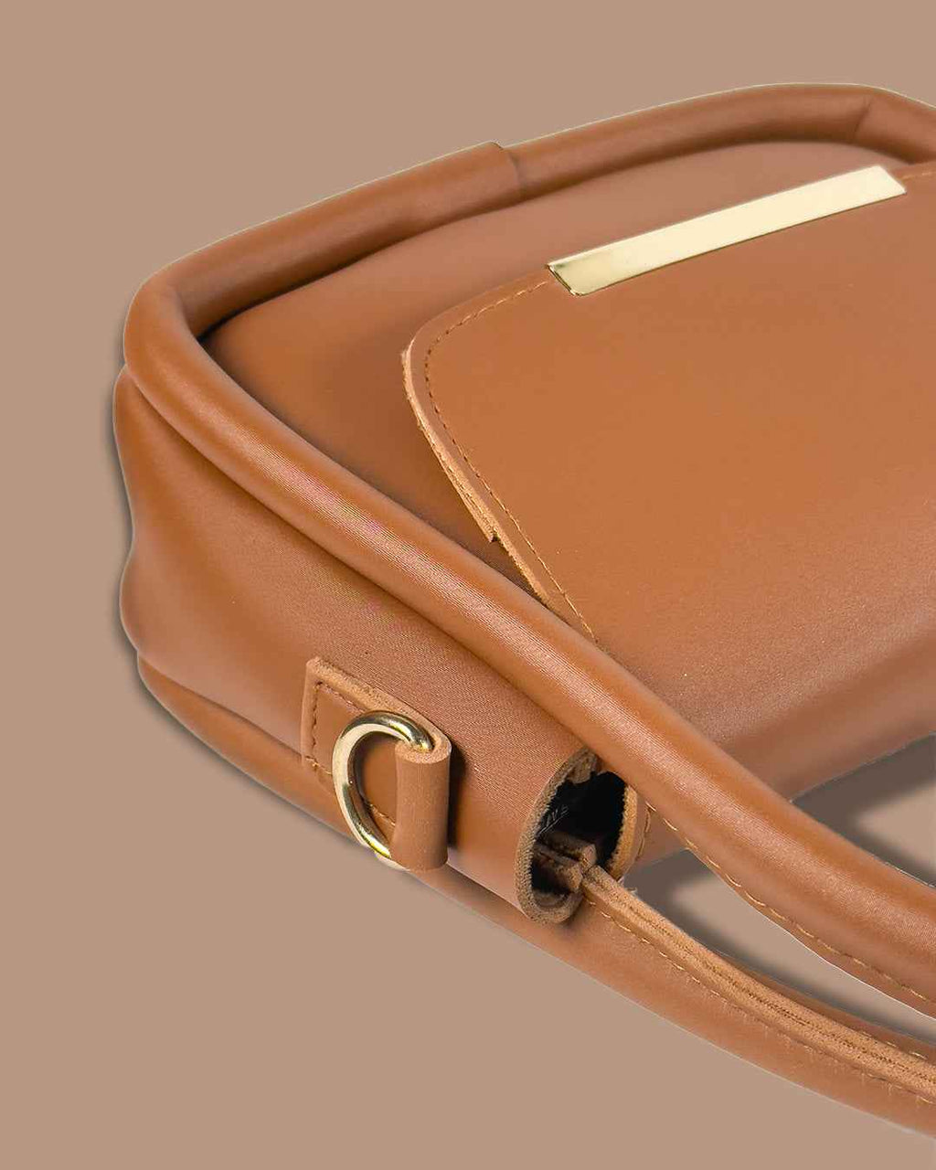 Crossbody Brown Baguette - Stylish and Practical