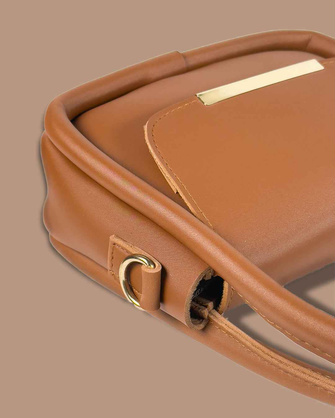 Crossbody Brown Baguette - Stylish and Practical